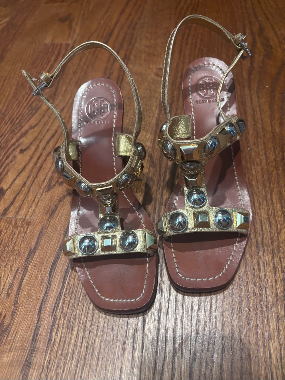 Tory Burch Natalia gold & silver studded T-strap block heel sandals Sz 6.5 - Picture 5 of 9